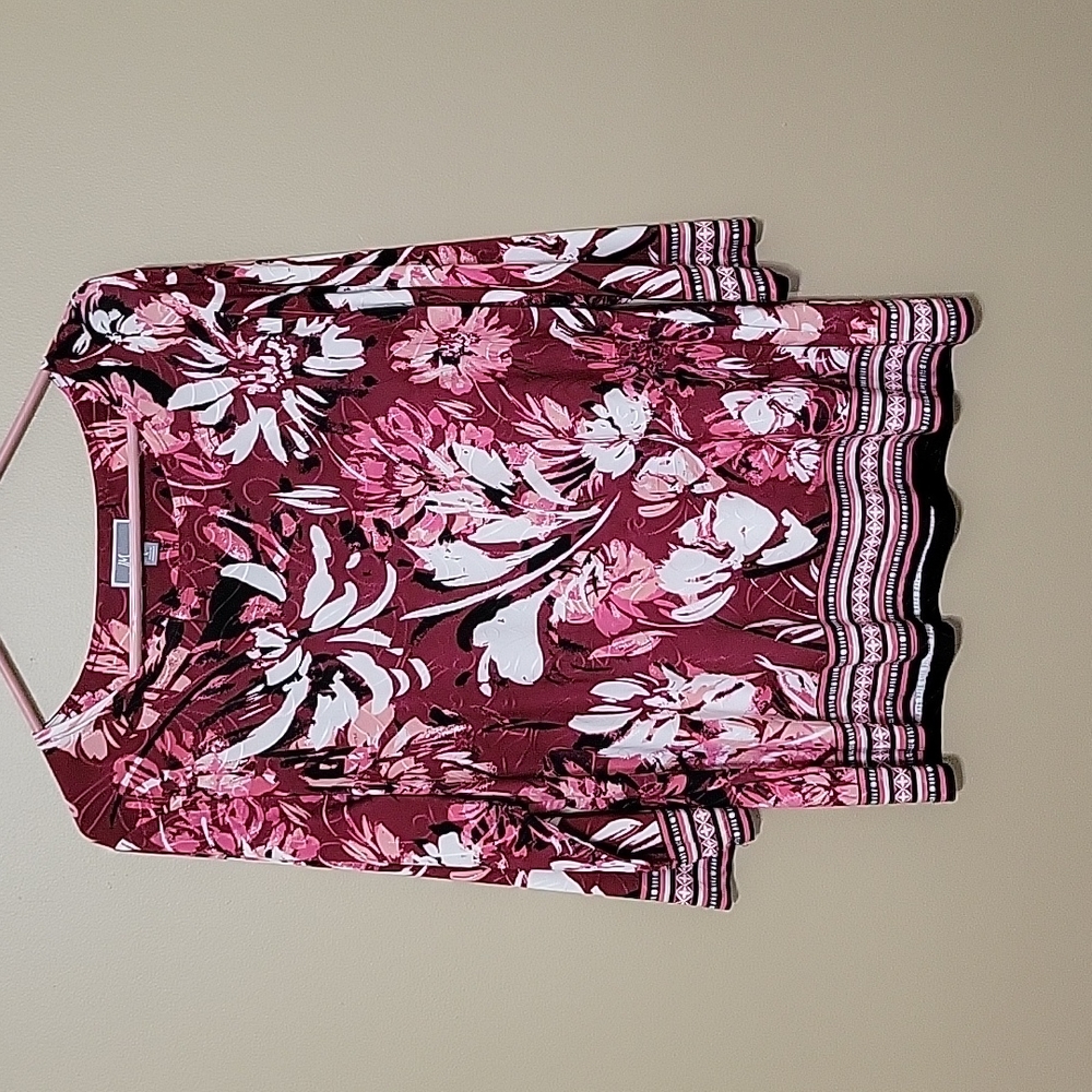 JM Collection womens pull over top, 3/4 length sleeve. size L